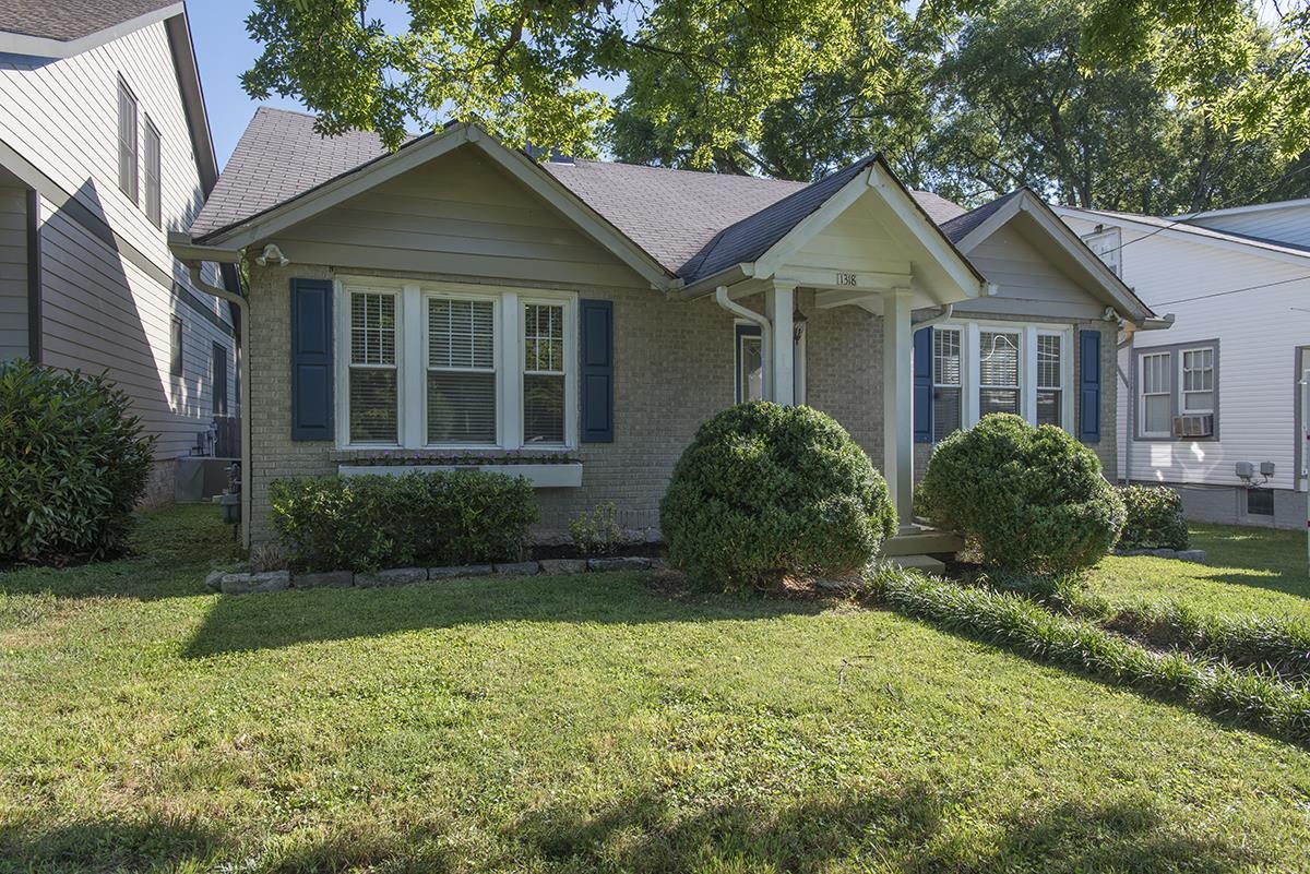 1318 Sweetbriar Ave
