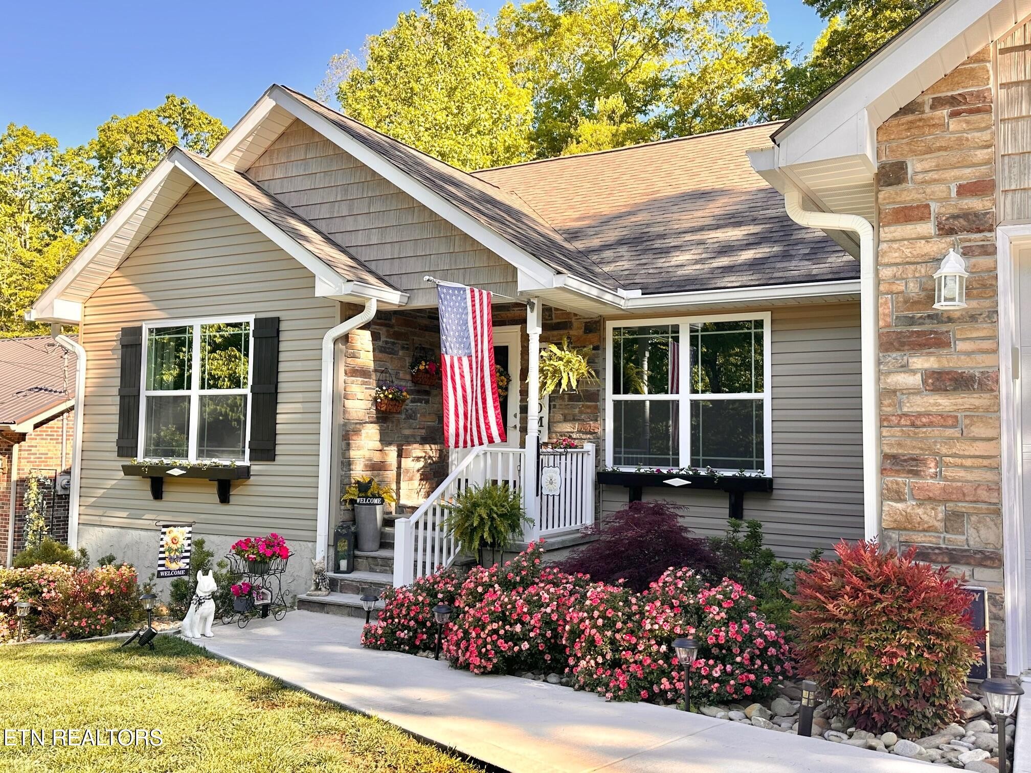 311 Lakeview Drive