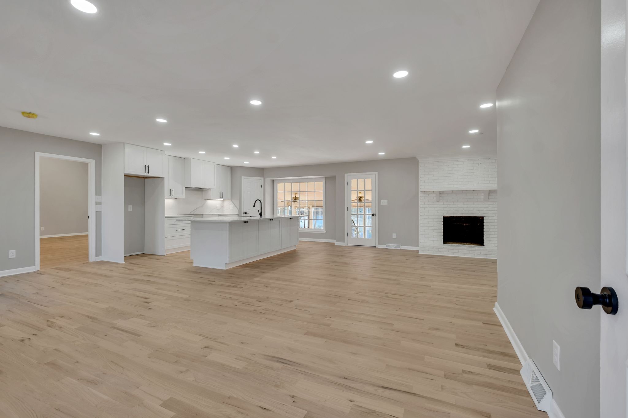 550 Drifting Cir, W