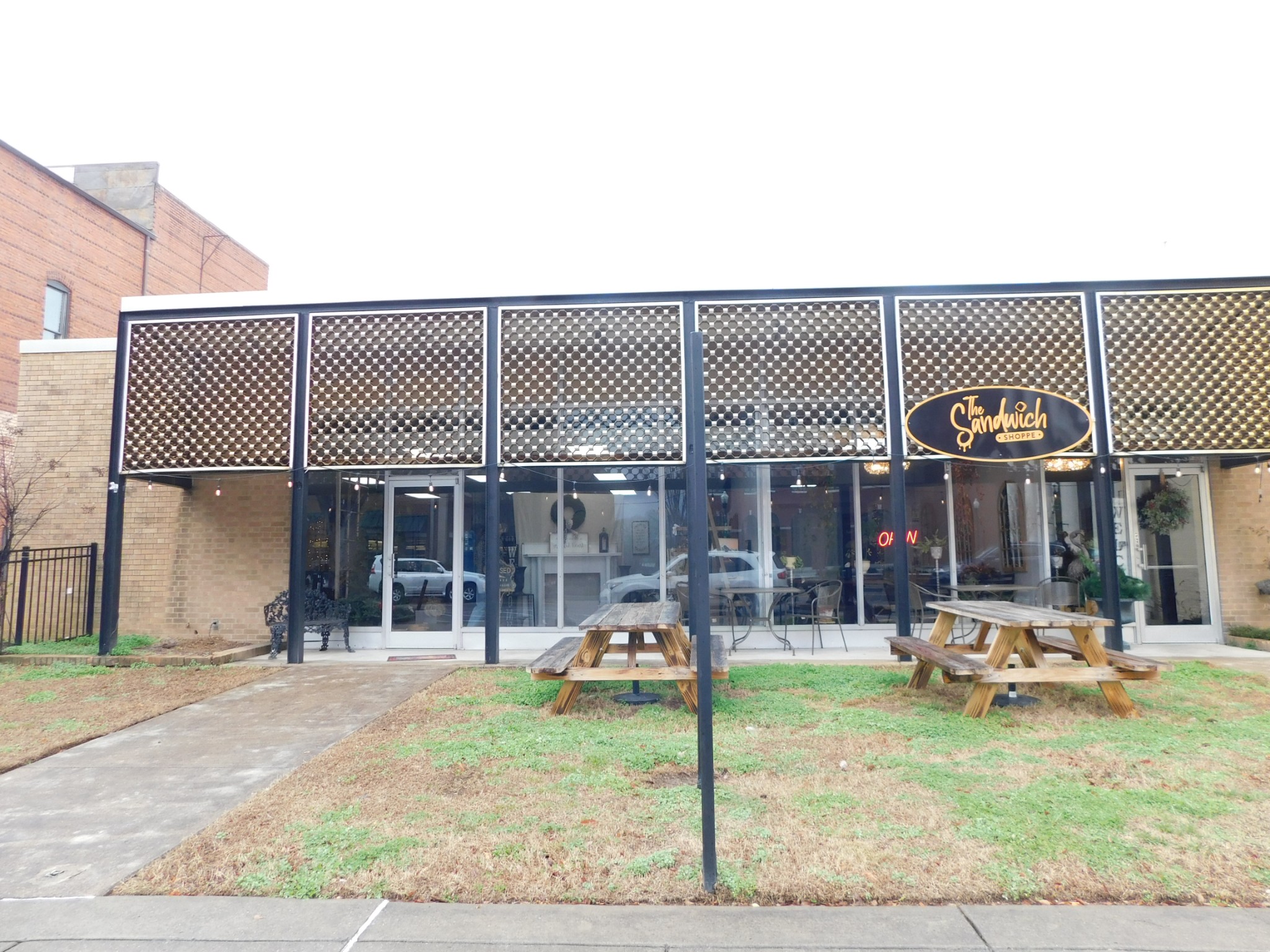134 E Main St
