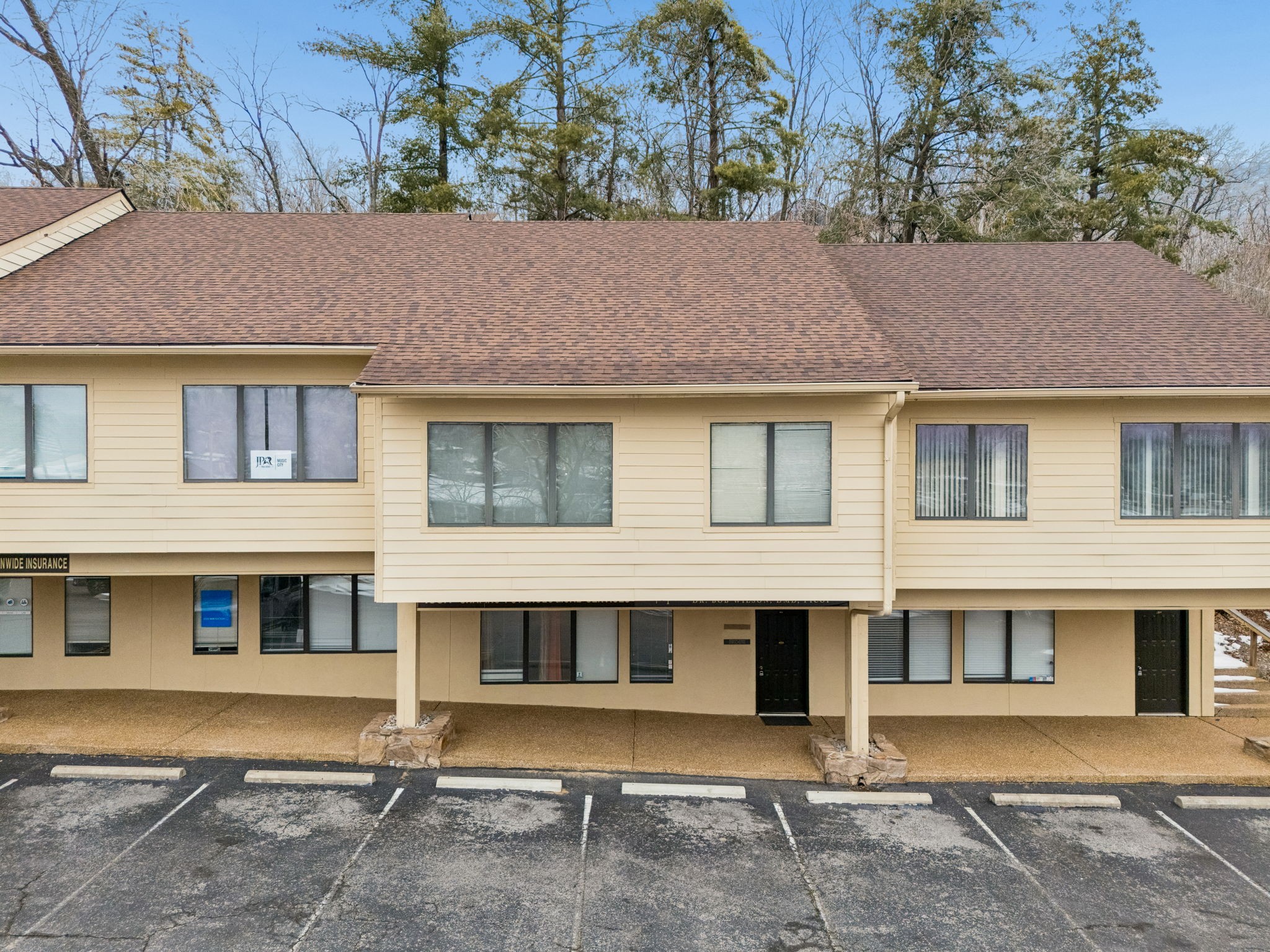 165 Belle Forest Cir