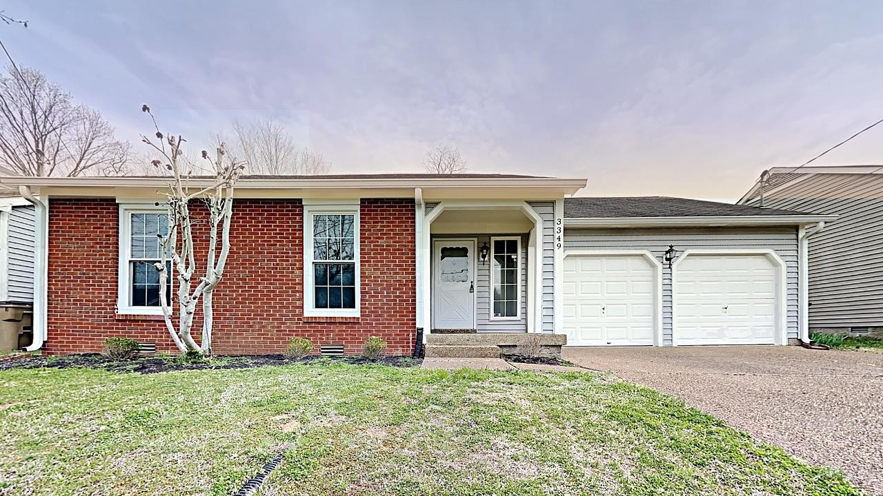 3349 Calais Cir