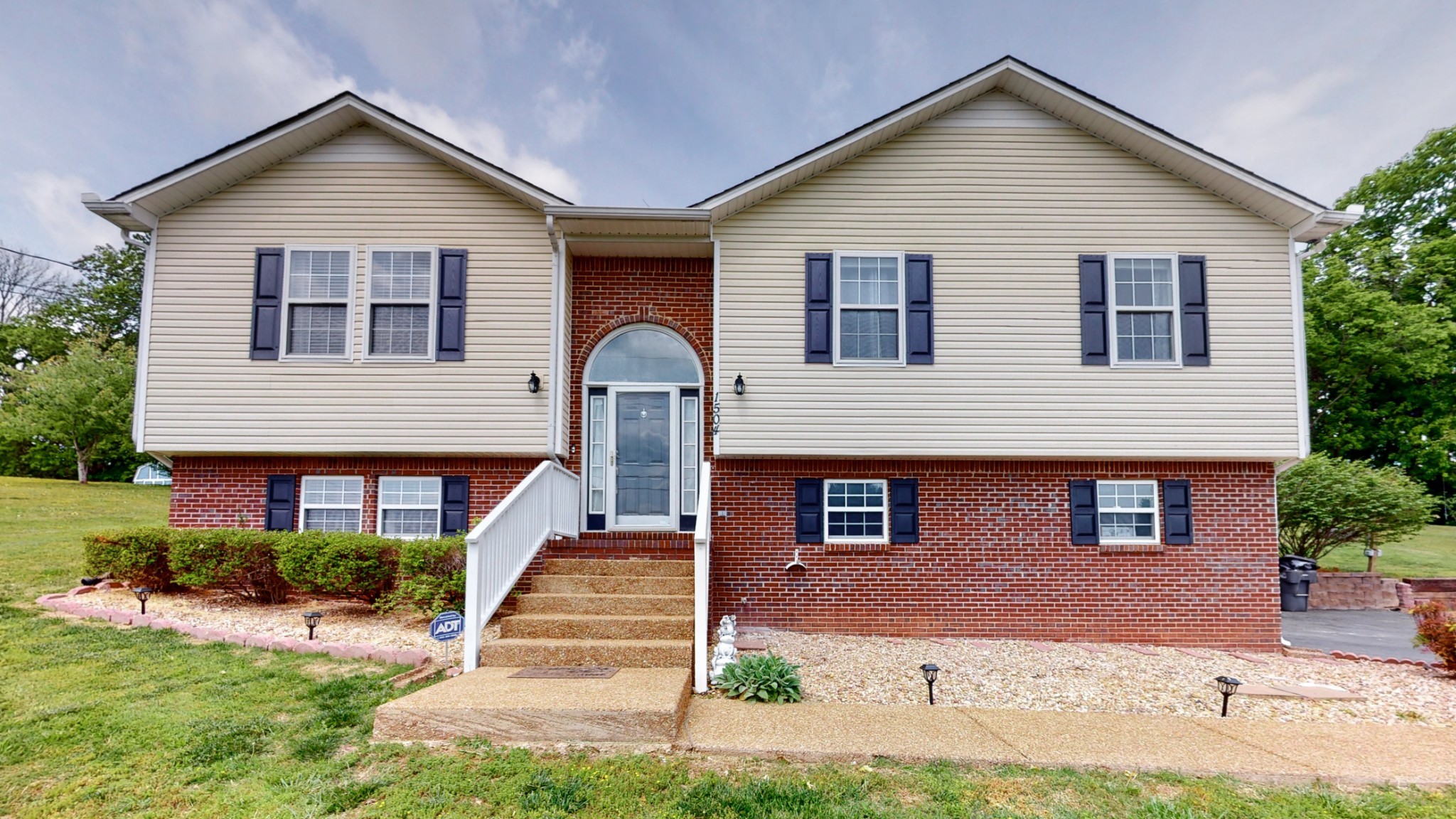 1504 Potter Dr