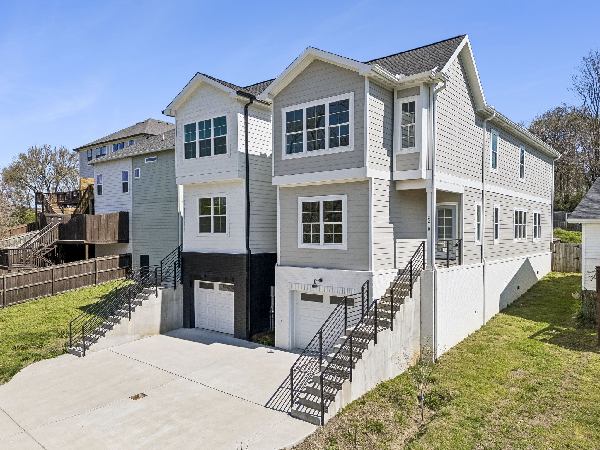 2210 18th Ave, N