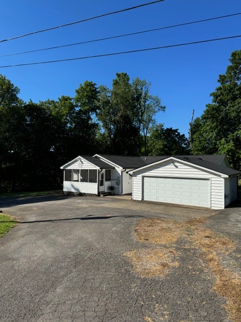 298 Tobacco Rd