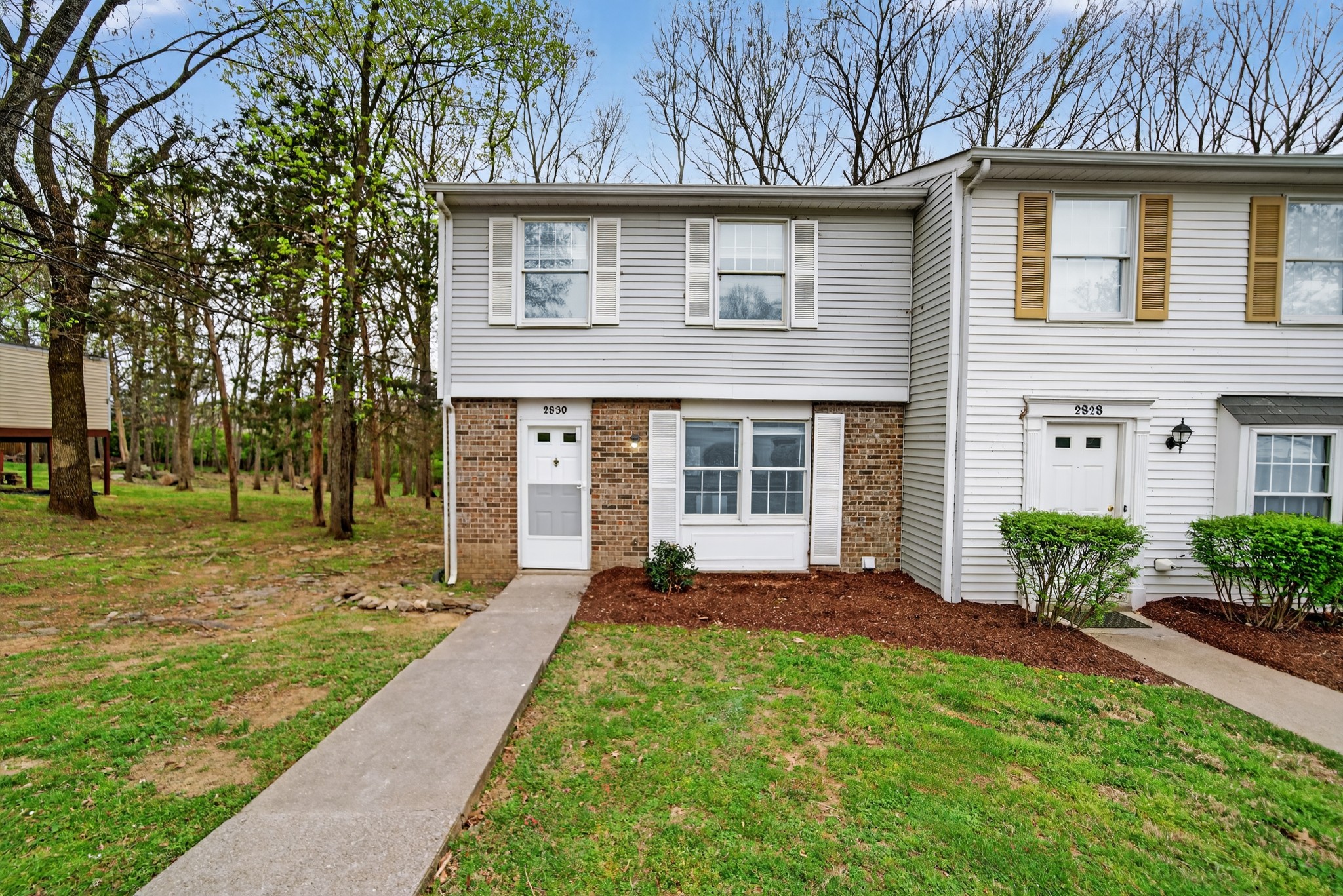2830 Lake Forest Dr