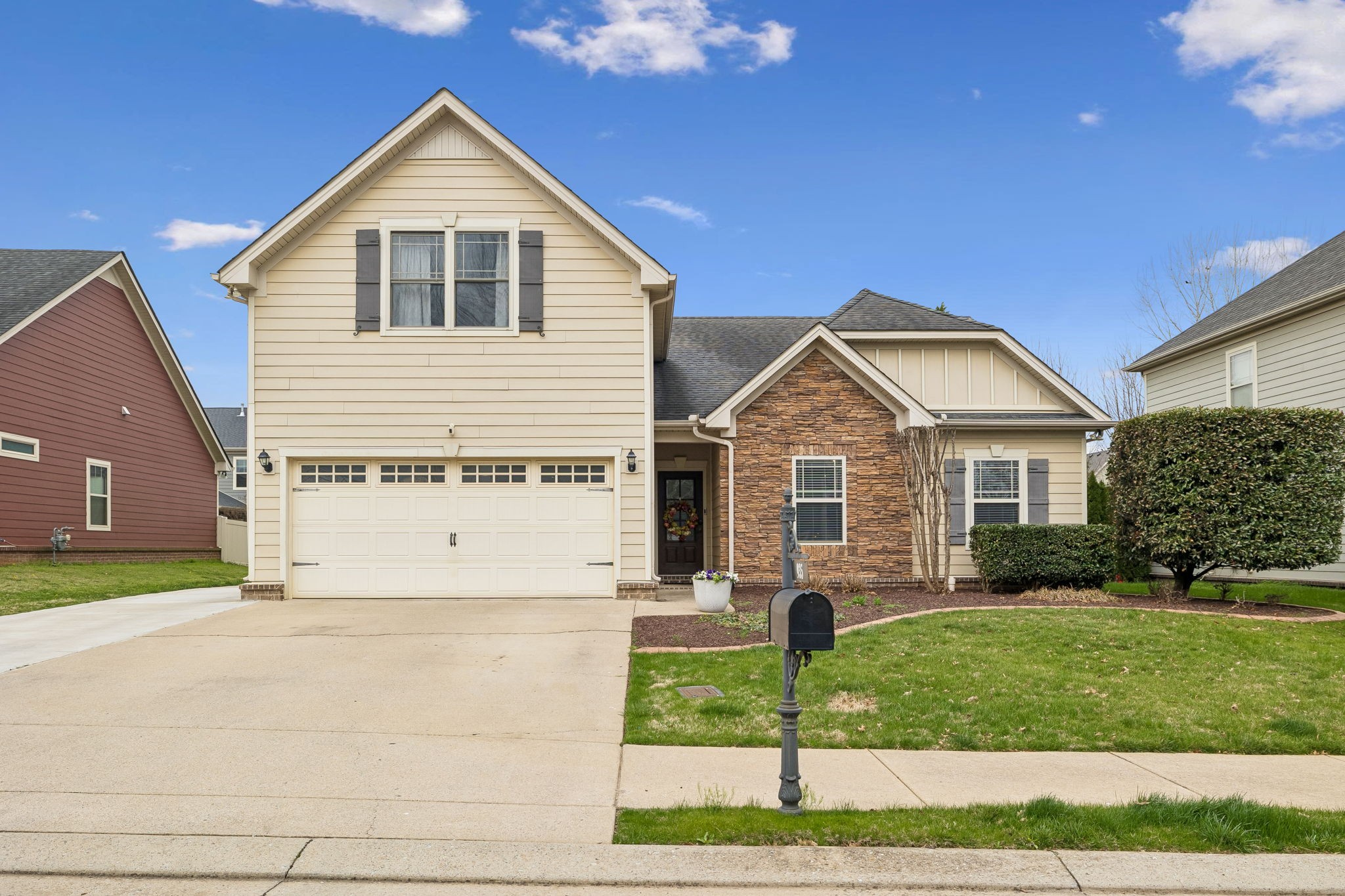 935 Contessa Dr