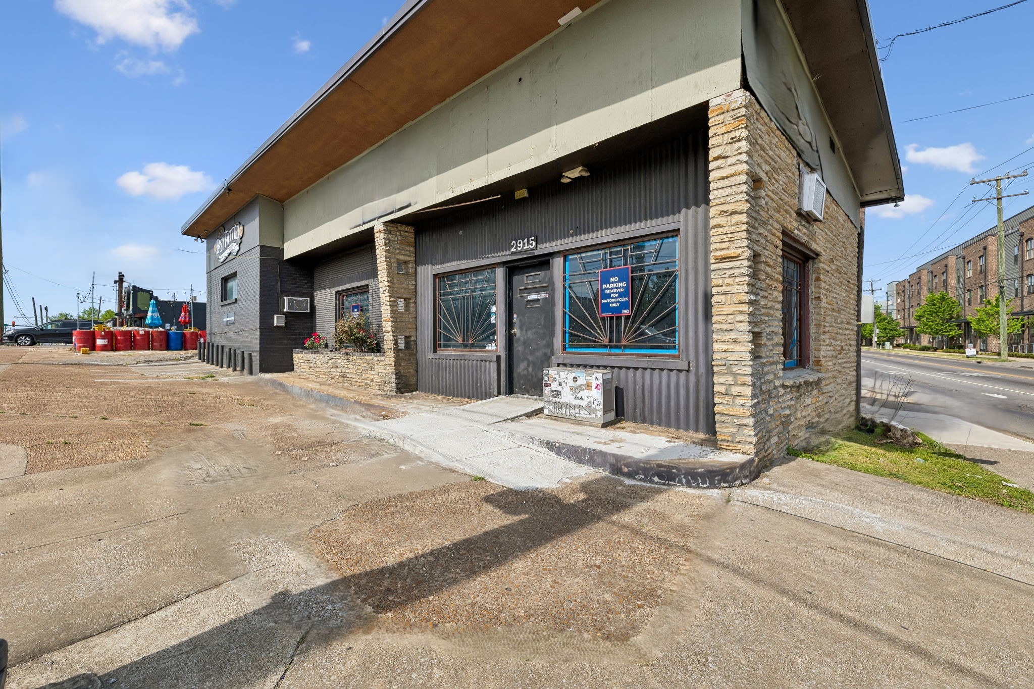 2915 Gallatin Ave