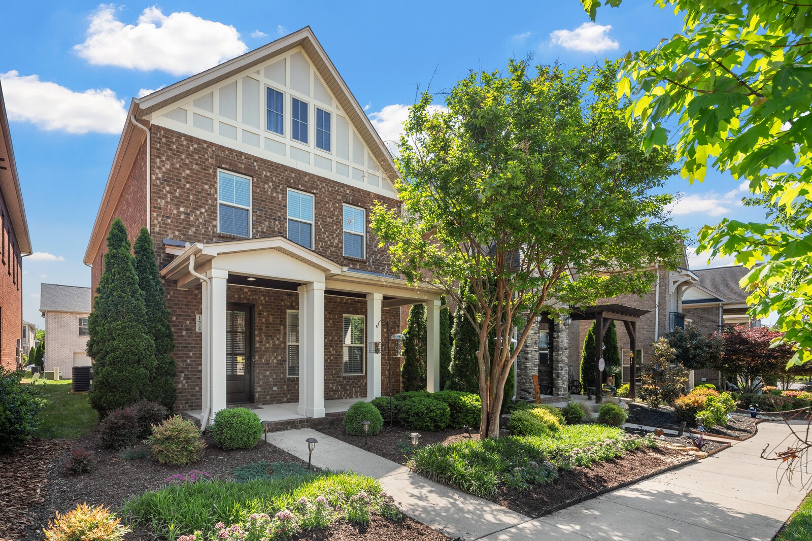 124 Ashcrest Pt