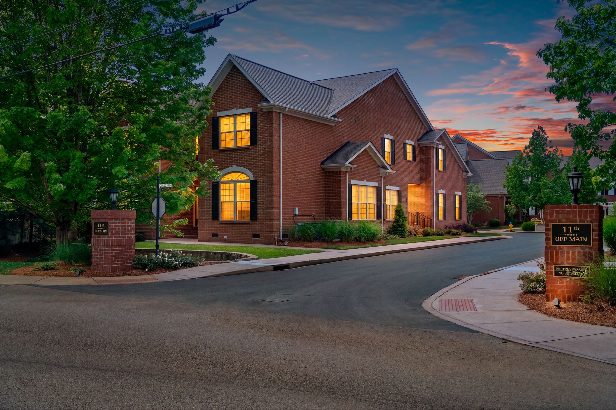 128 Brilliantine Cir