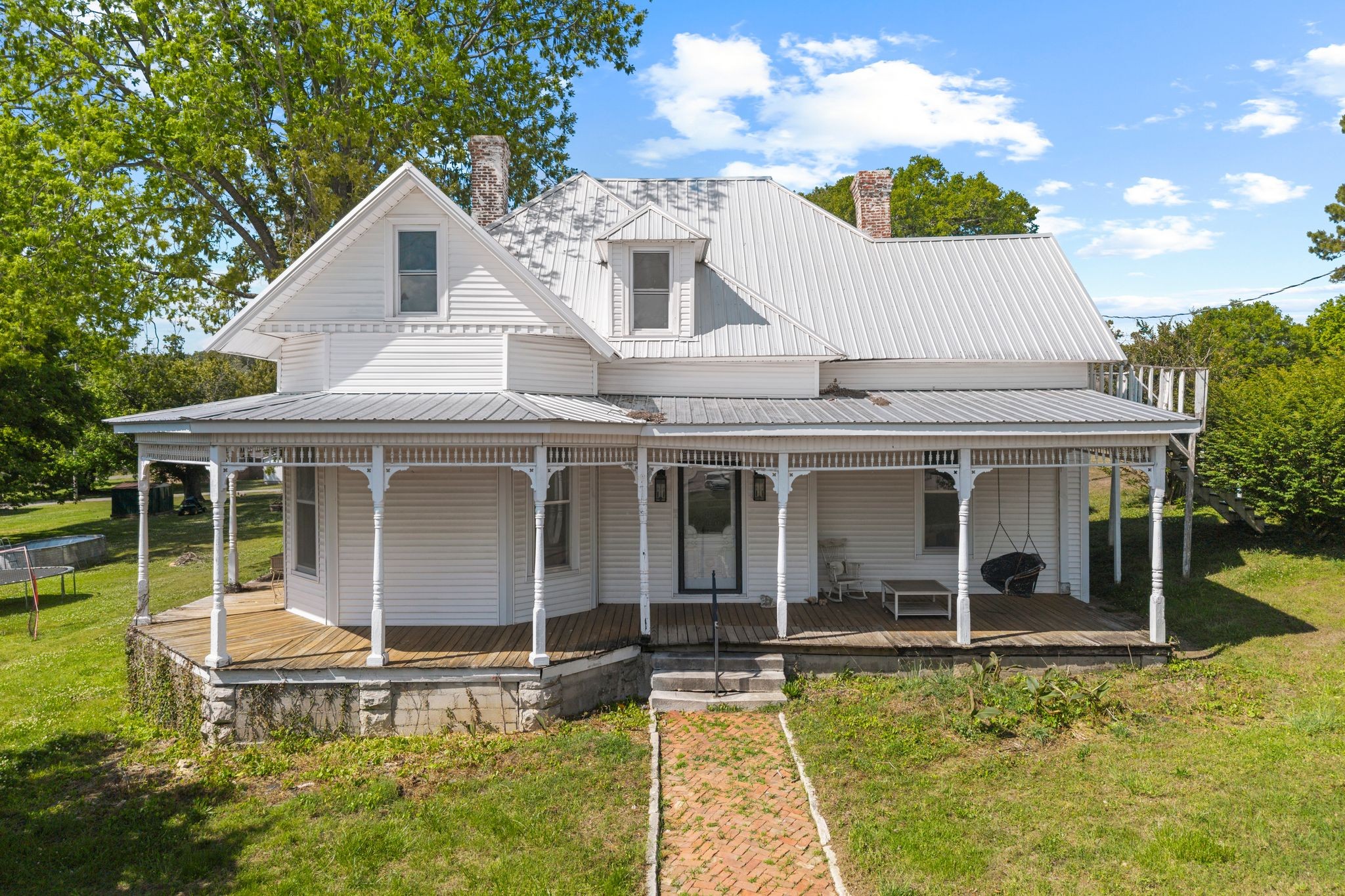 1851 Main St