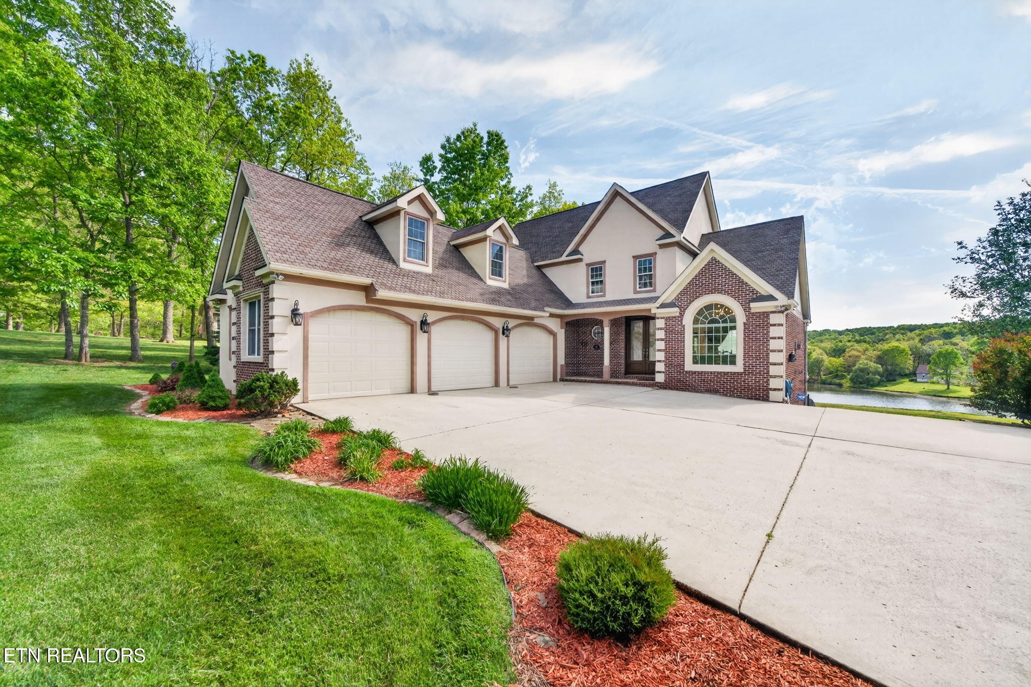 321 Magnolia Lane