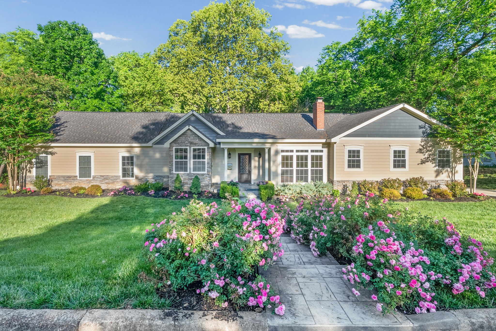 171 W Glenwood Dr