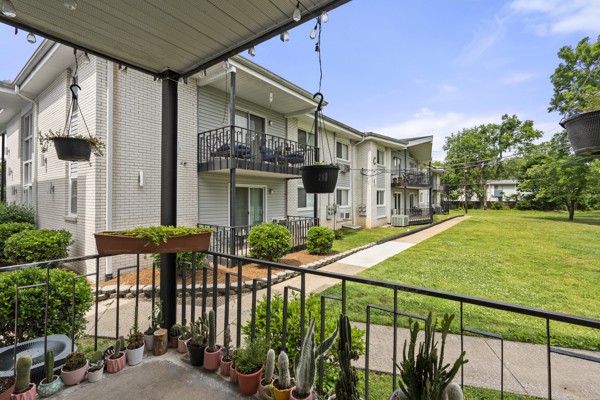613 Hillsboro Rd