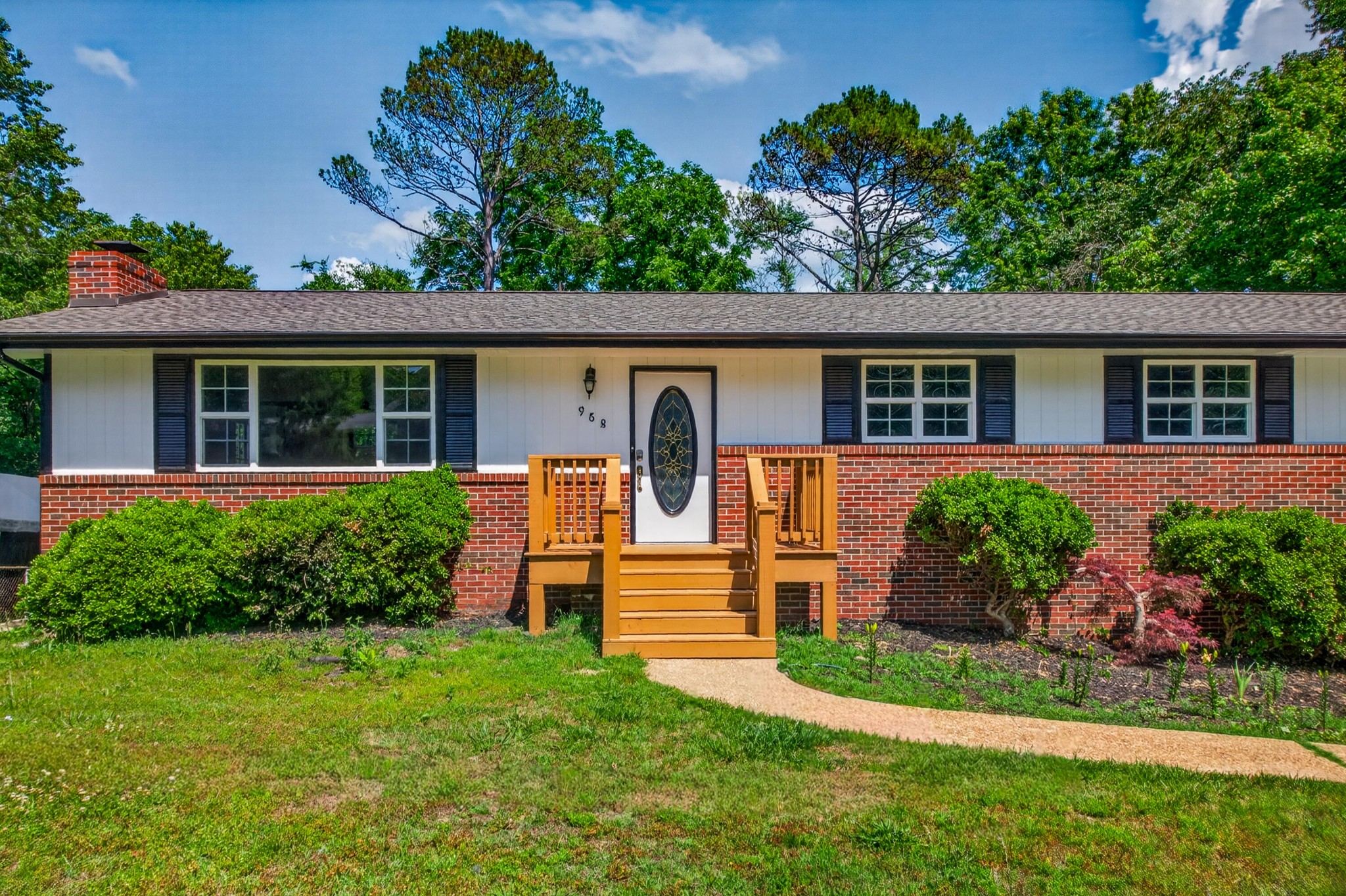 968 W Circle Drive