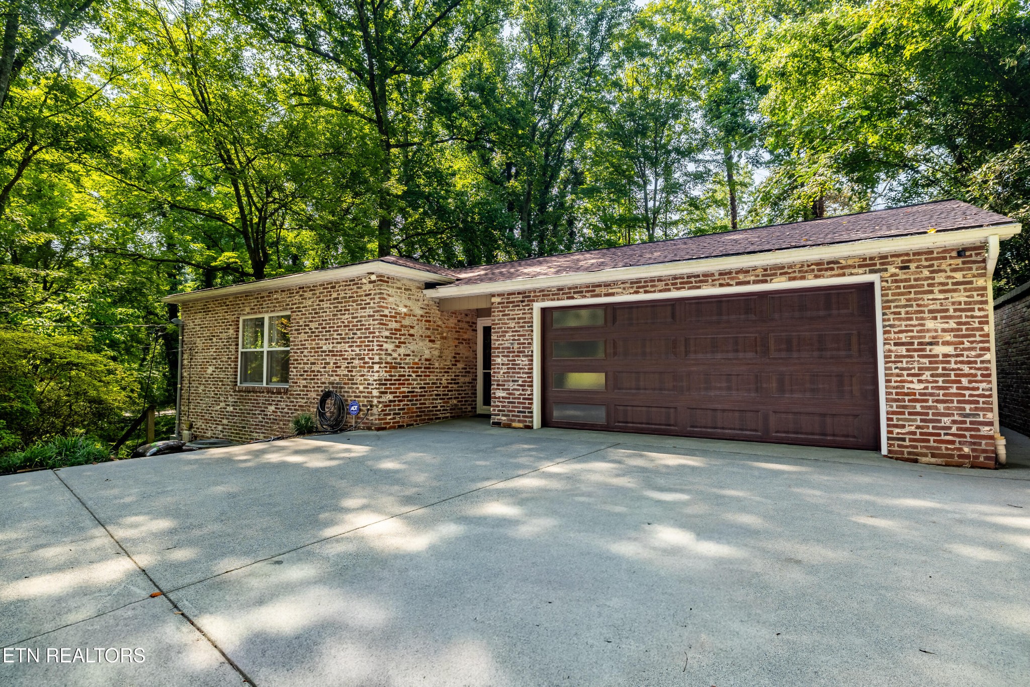 2513 SW Lakemoor Drive