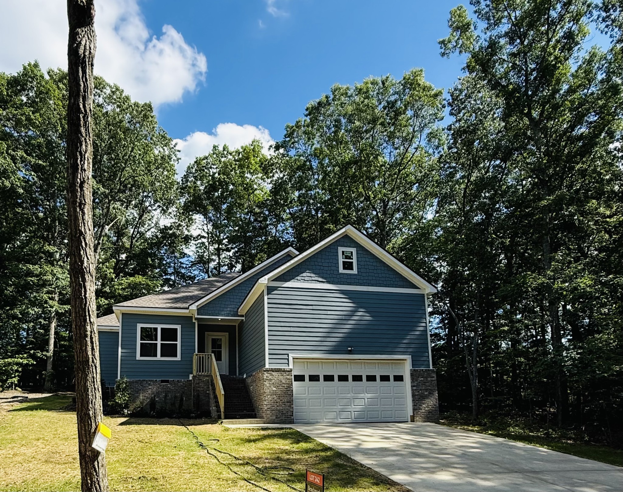 169 Anglewood Dr