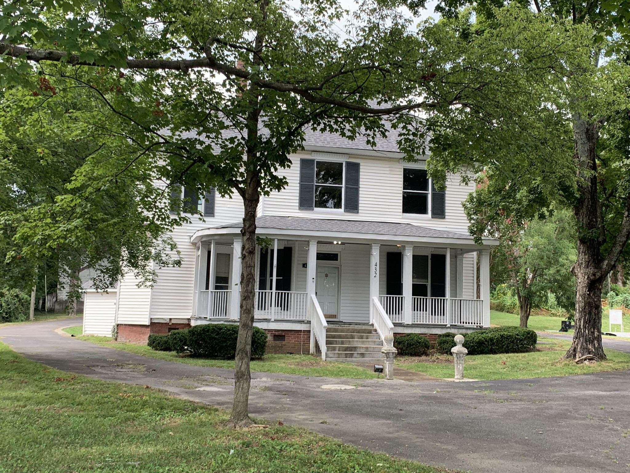 432 E Main St