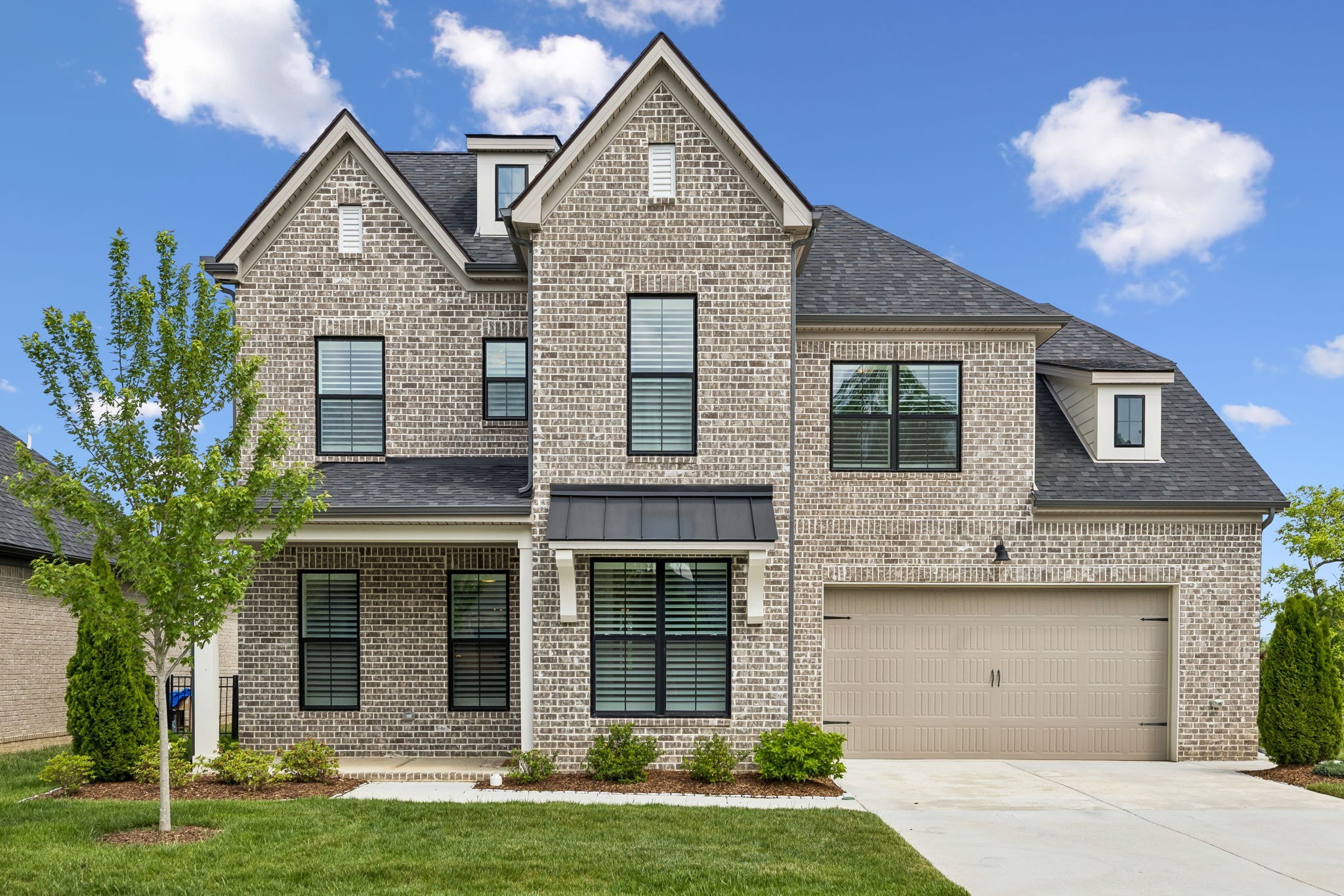 3287 Sassafras Ln