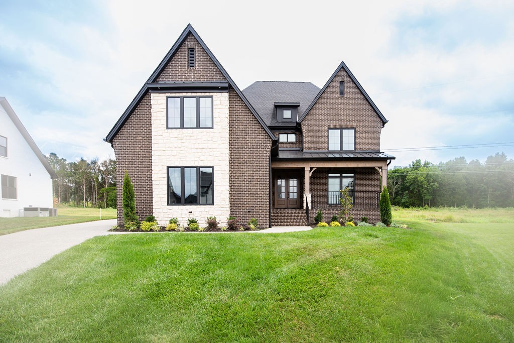 2930 Carisbrooke Dr