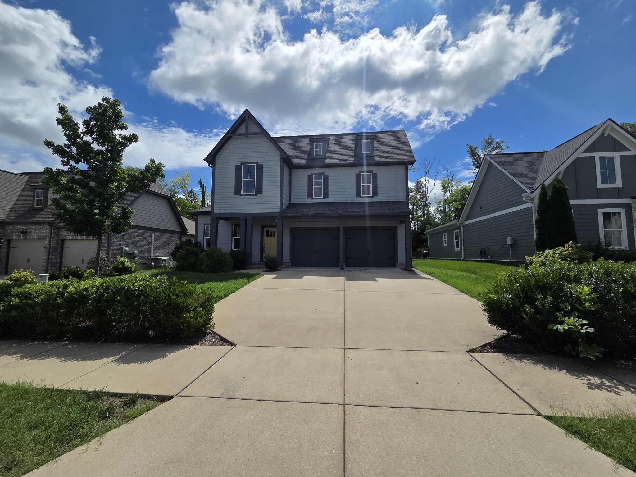 711 Plowson Rd