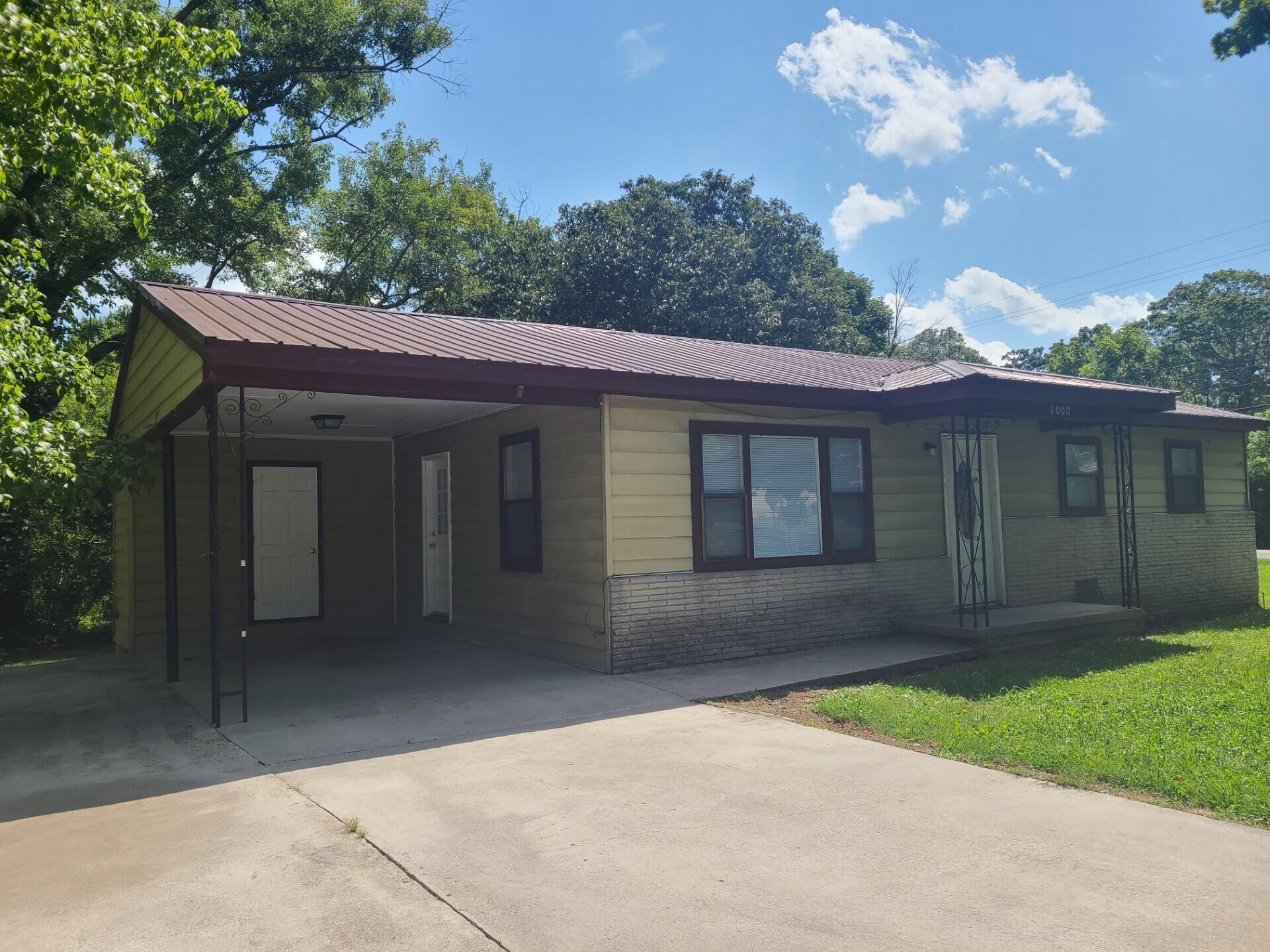 2000 Young Road, SE