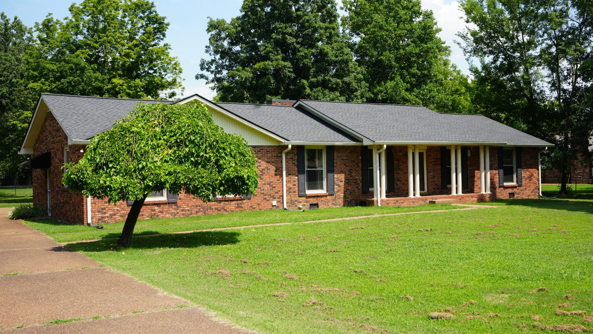858 Moreland Dr