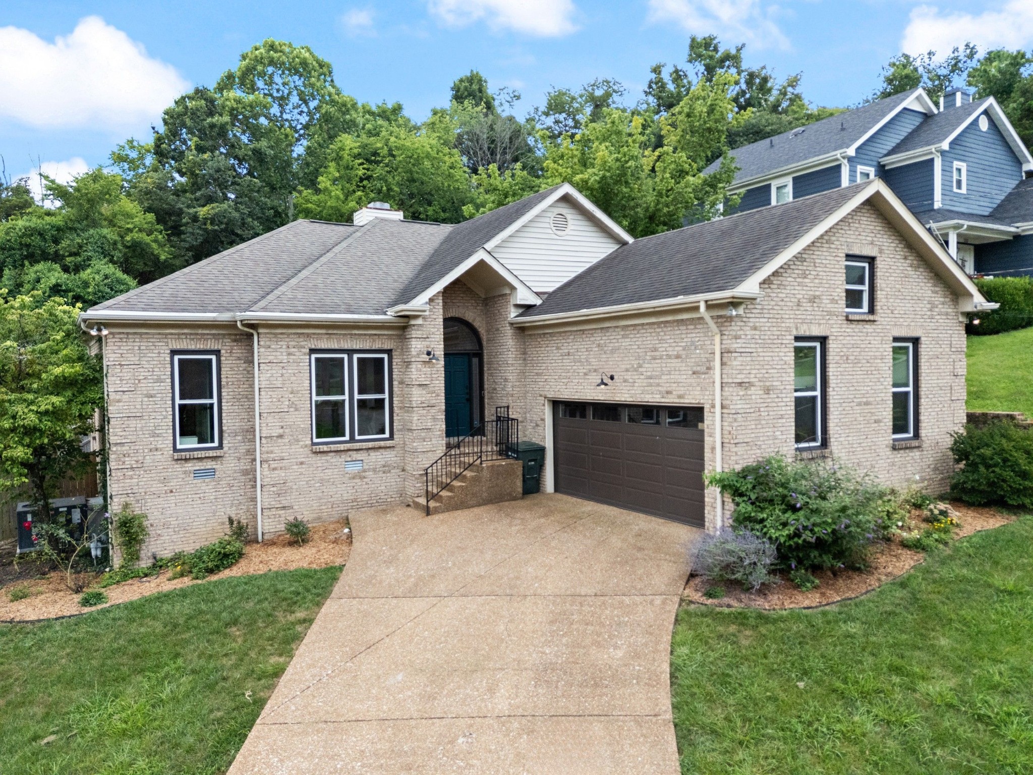 729 Woodland Way