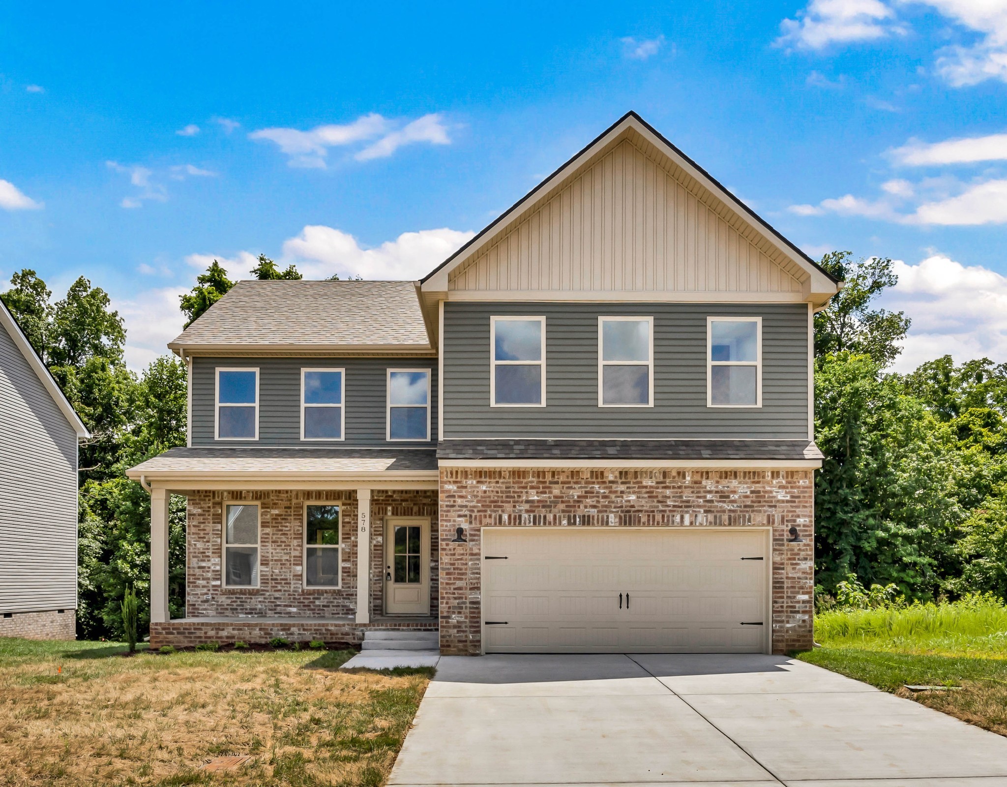 578 Pongracz Way