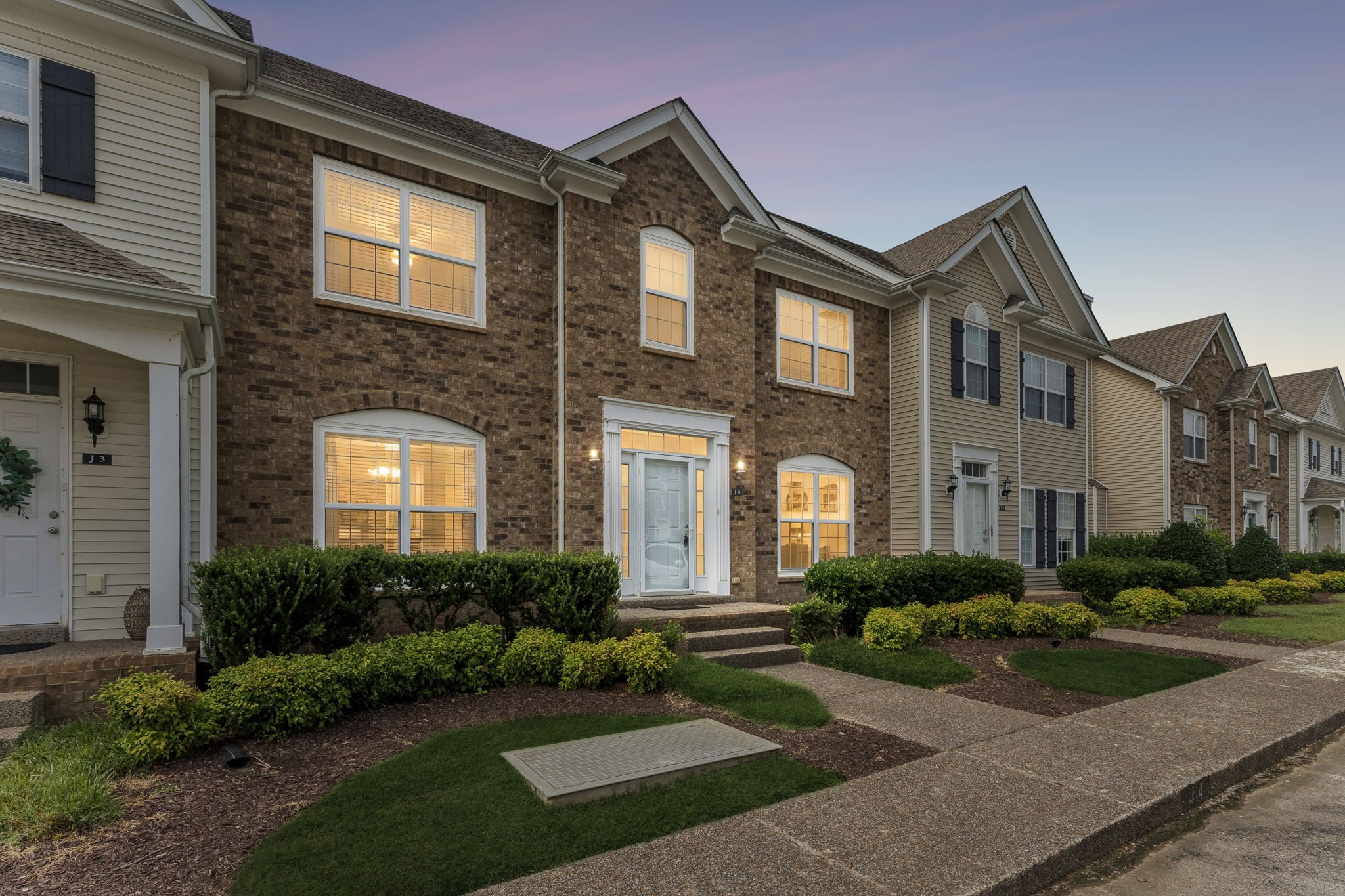 2271 Dewey Dr