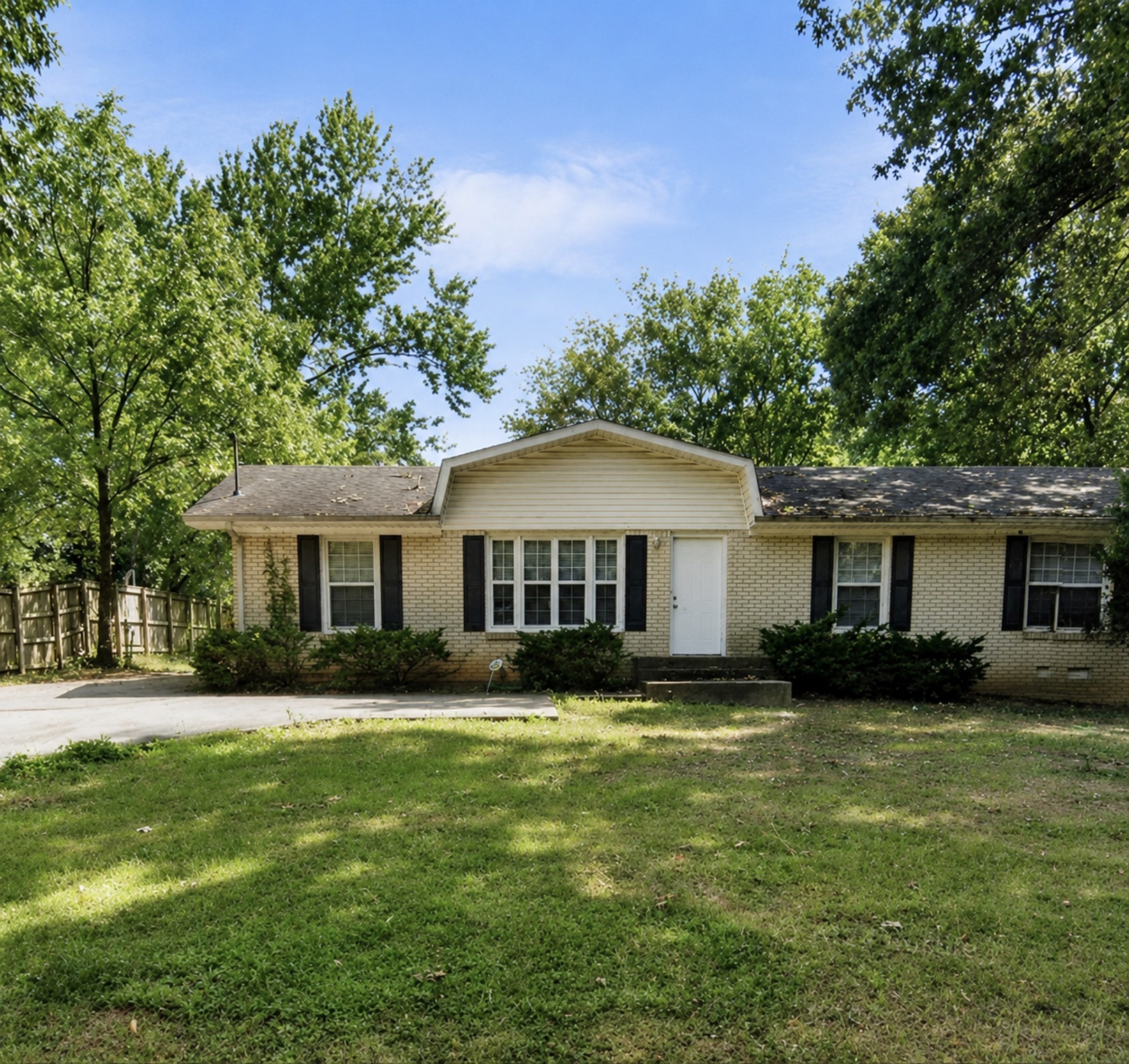 292 Lafayette Rd
