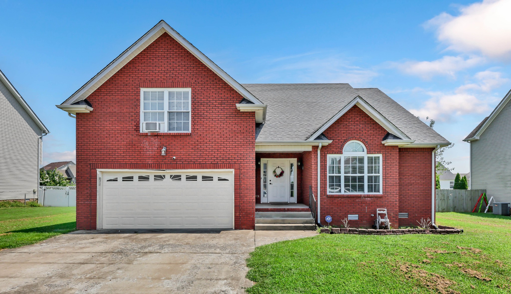 853 Samantha Ln