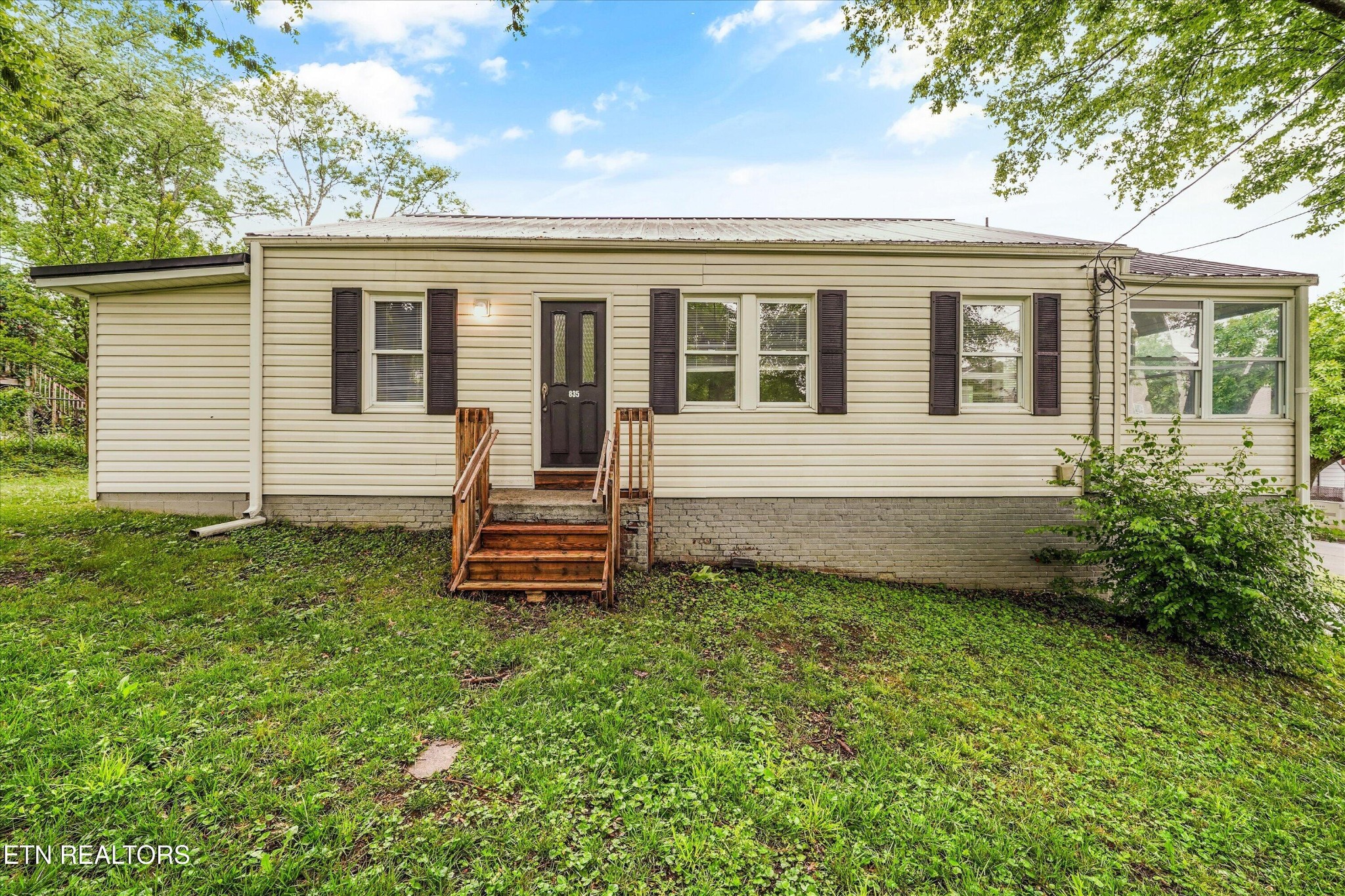 835 E Lincoln Rd