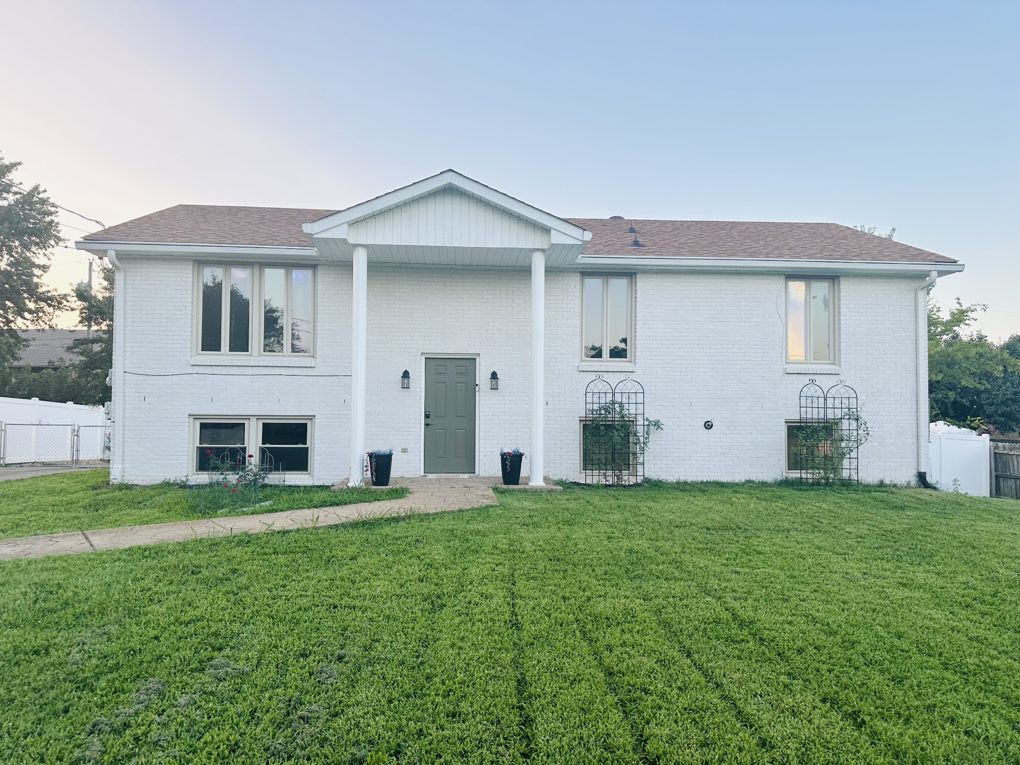 307 Bancroft Dr