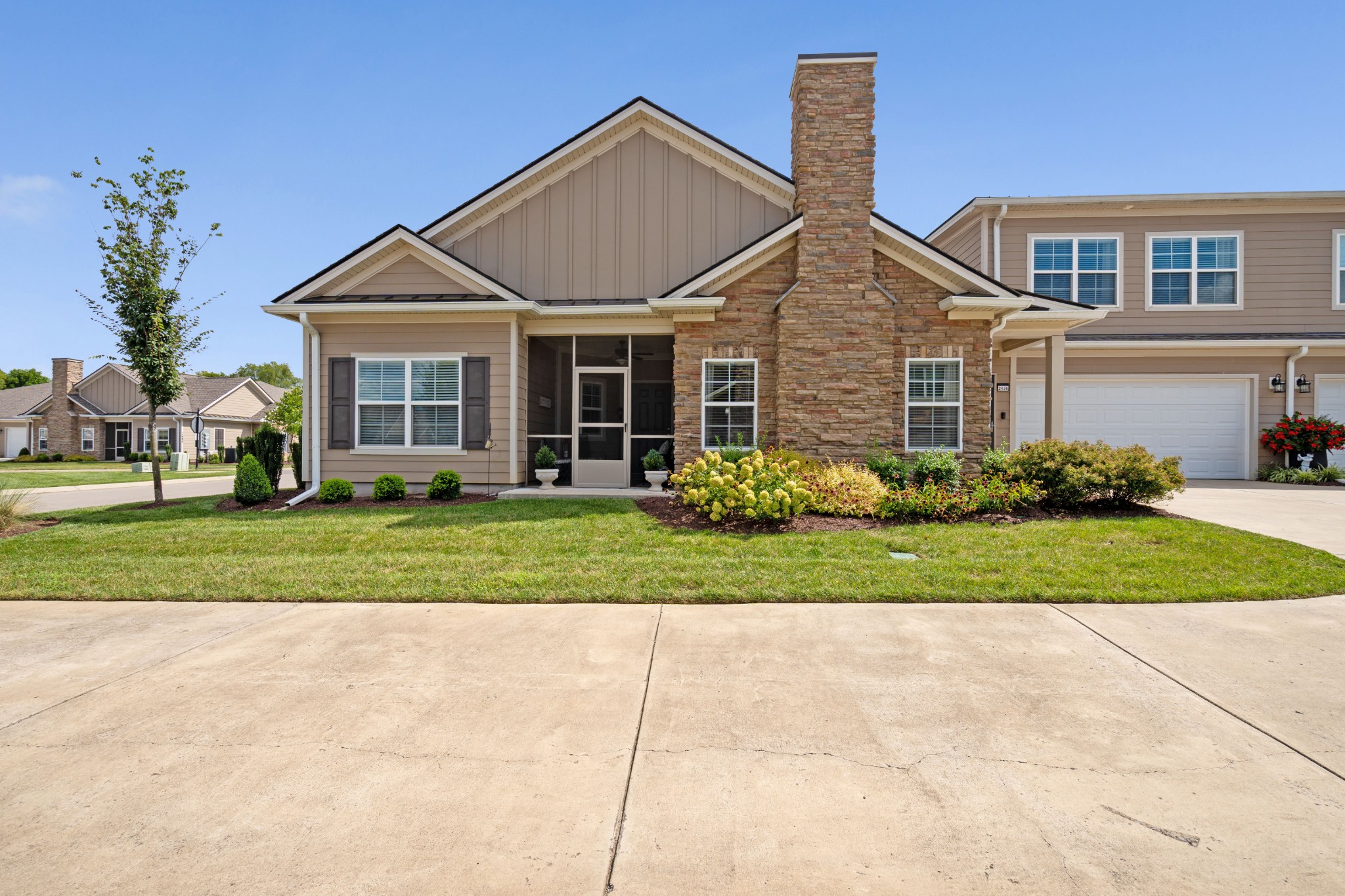 2436 Stonecenter Ln