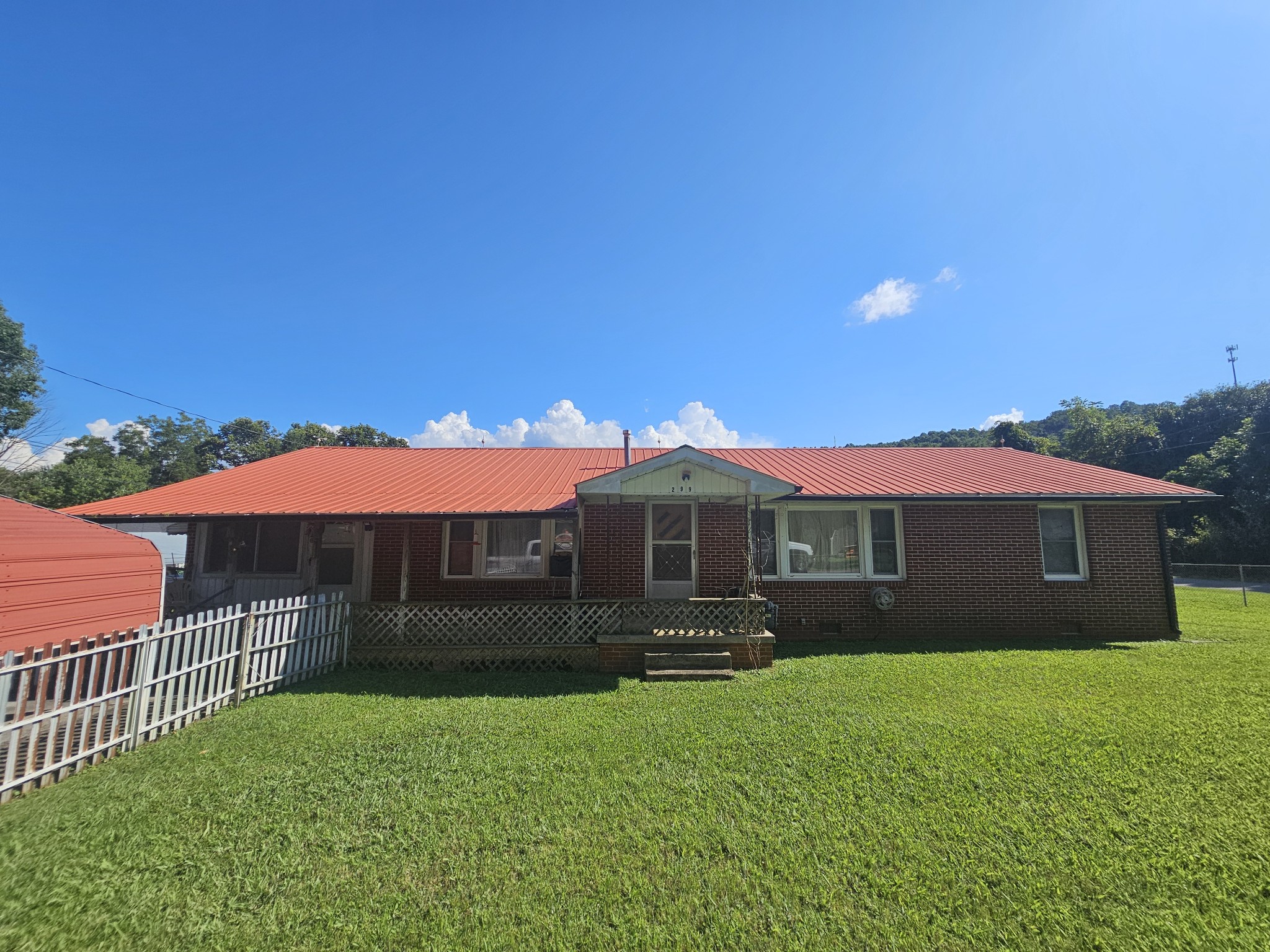 299 Mountain St