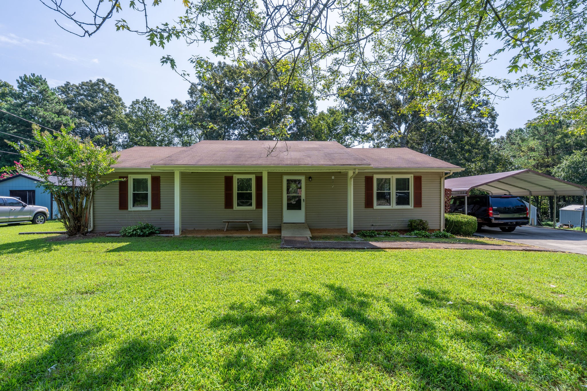 1020 Rosier Rd