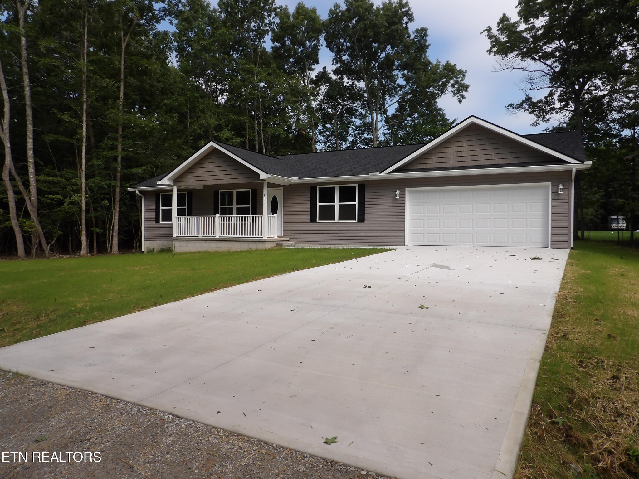 707 Oneida Lane