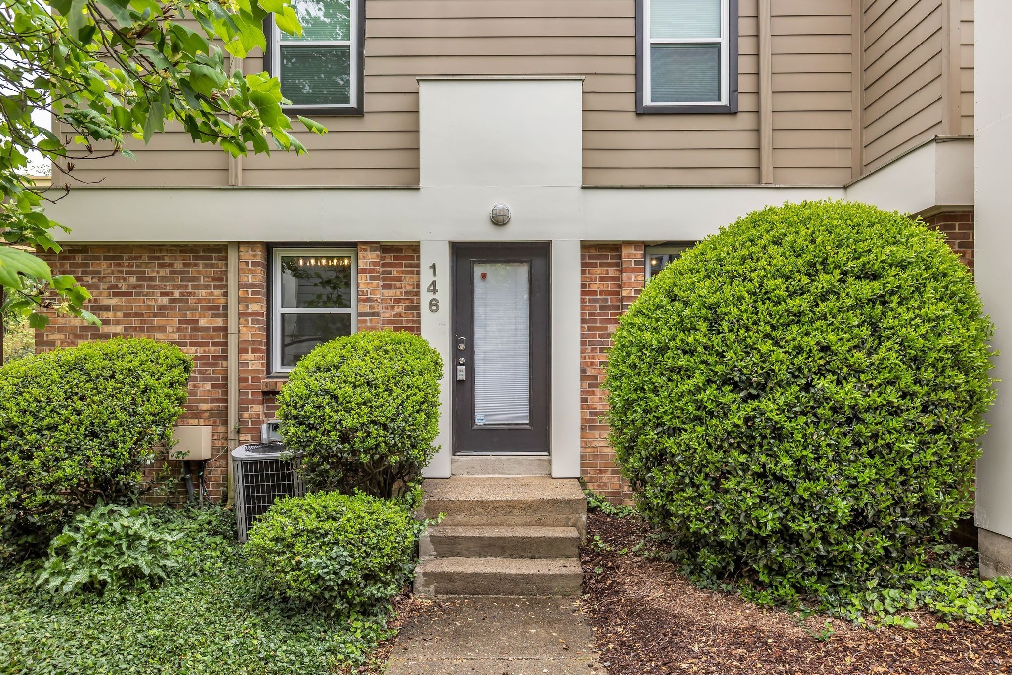 940 Gale Ln