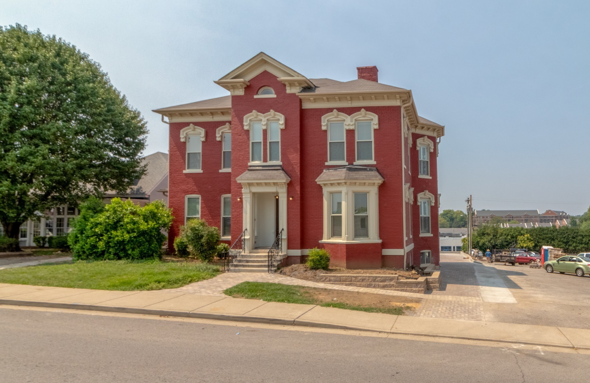 305 Main St