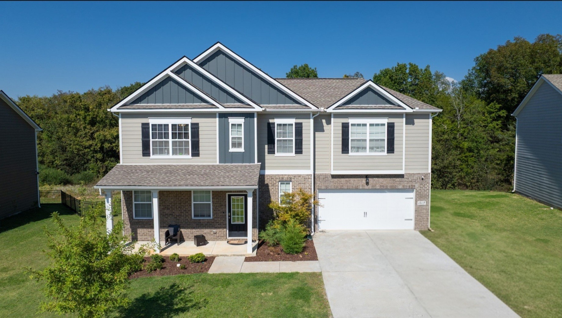 1017 Altavista Ln