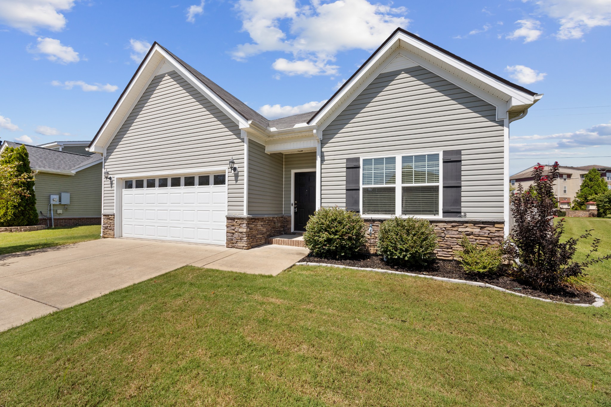 7049 Lakota Dr