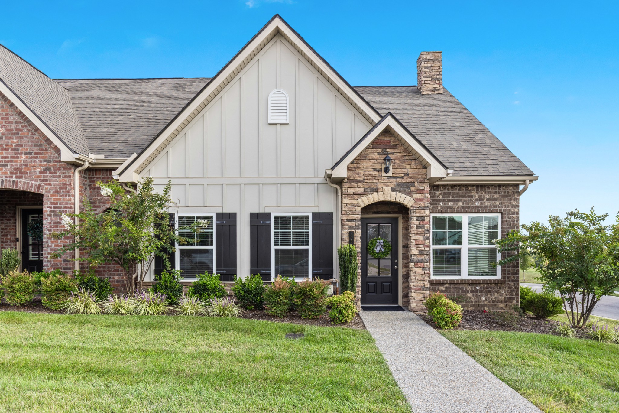 255 Cloverbrook Way