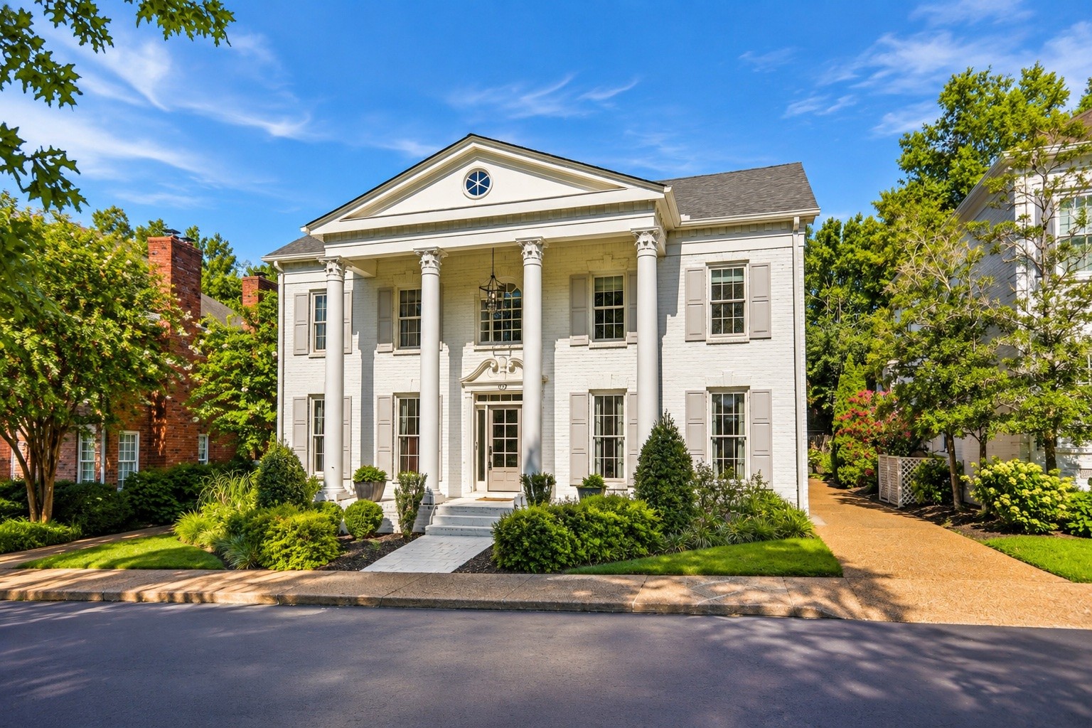 107 Chatsworth Dr