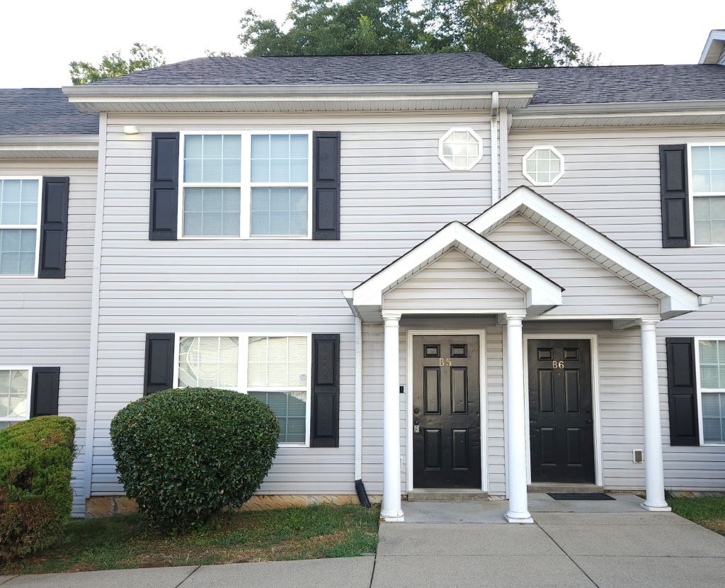 705 Crestland Ave