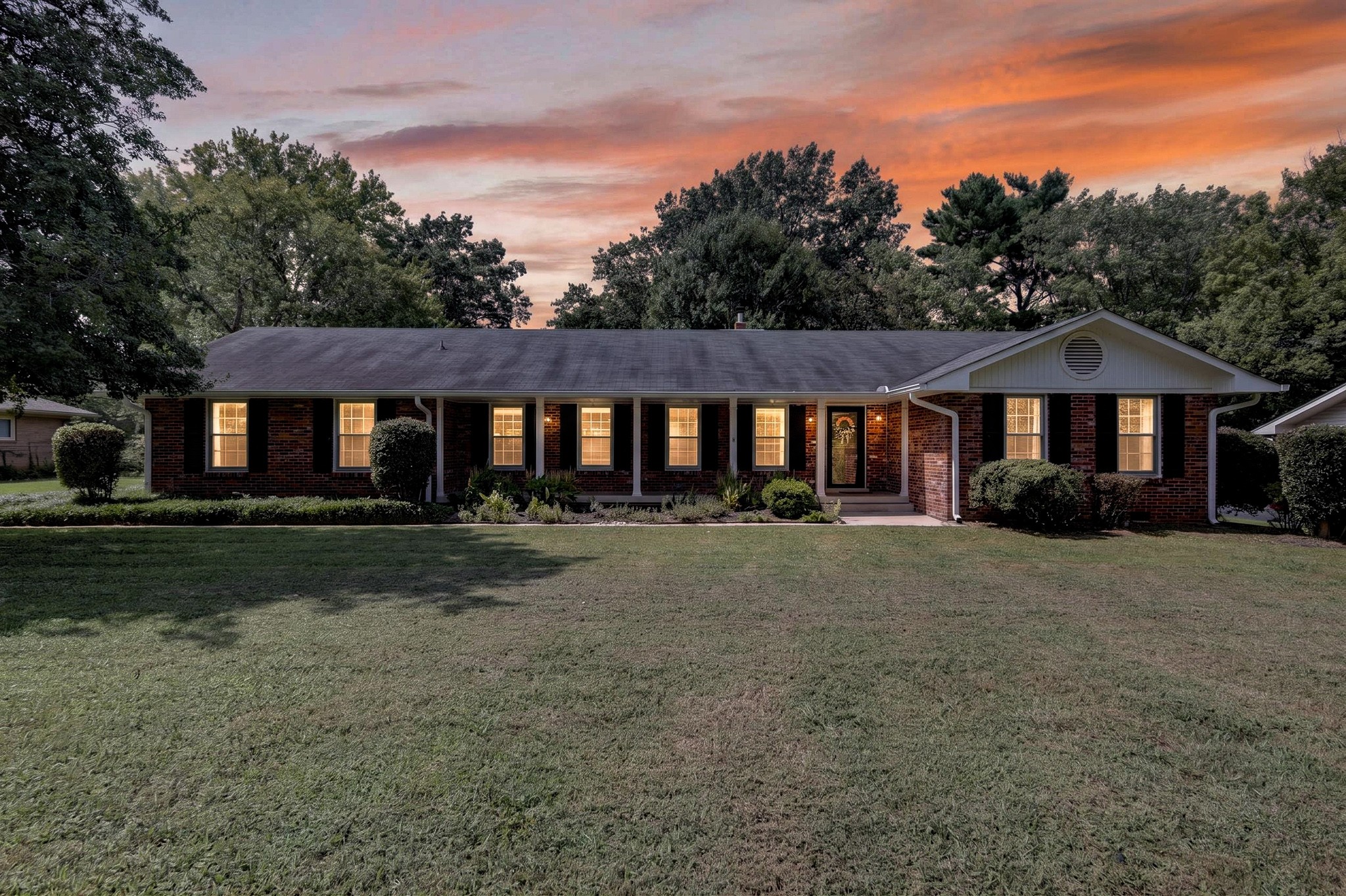 1110 Houston Dr