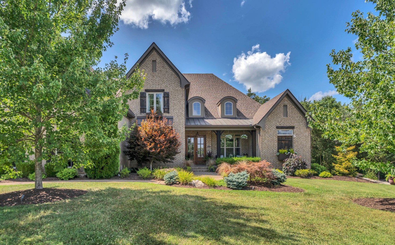1818 Eaves Ct
