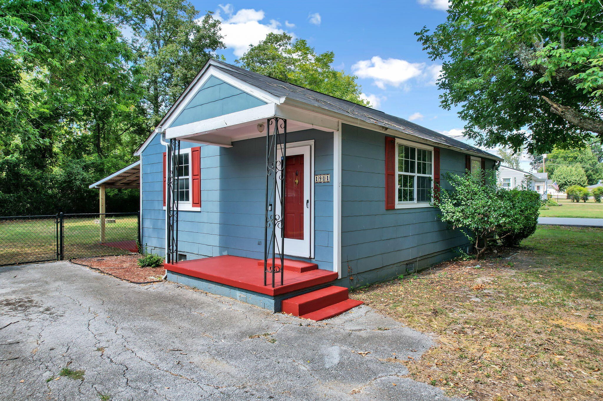1911 Dupont Street
