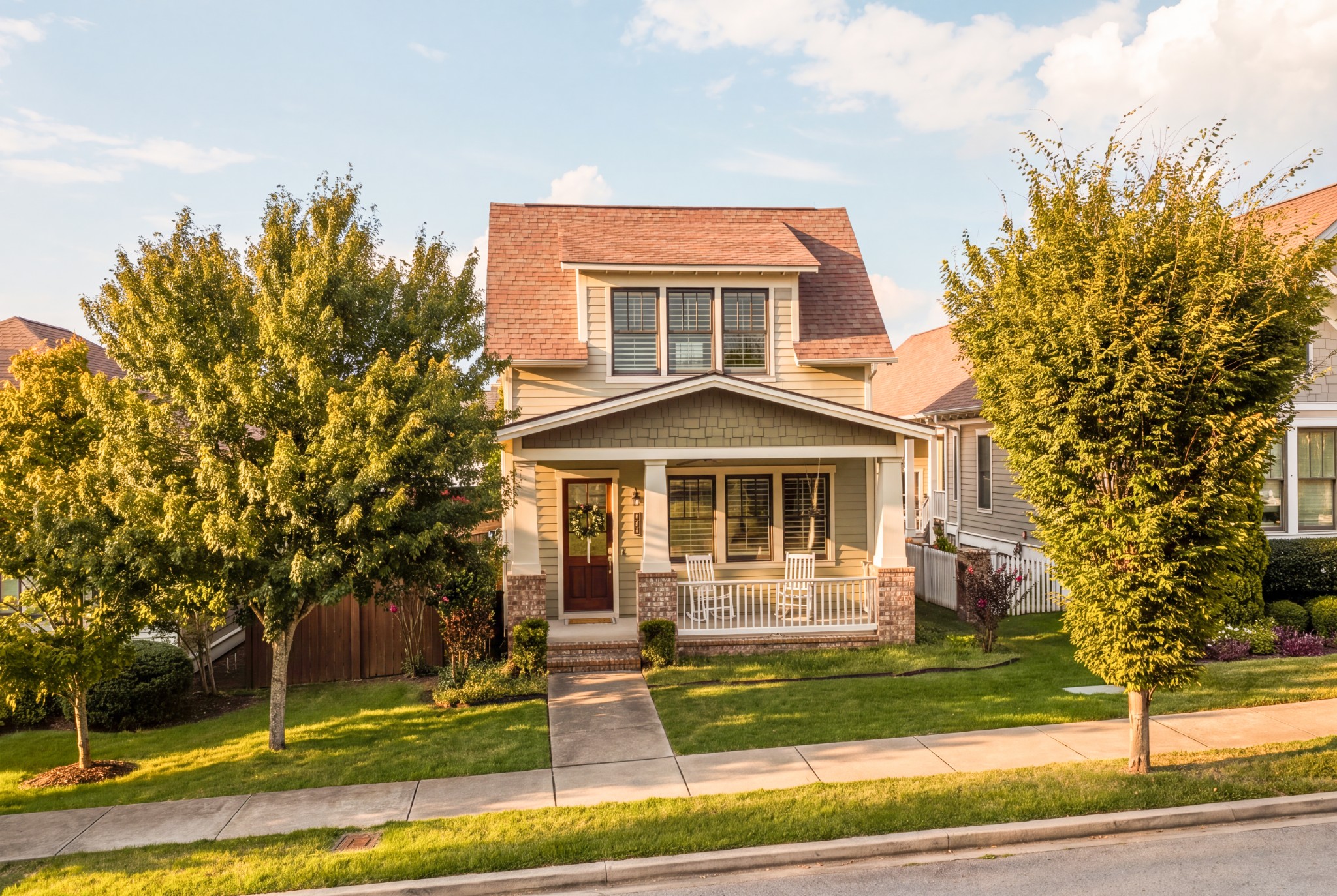 1048 Rochelle Ave