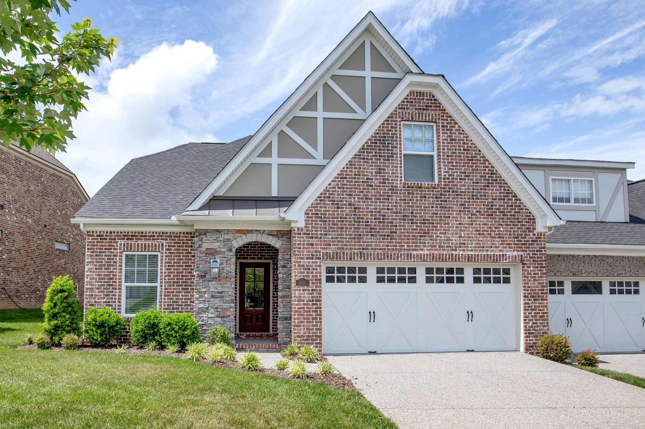 886 Cherry Grove Dr